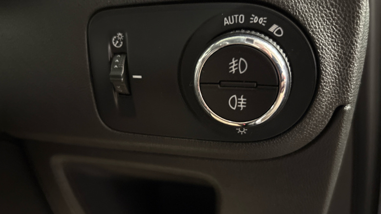 Vauxhall Crossland 1.2 Turbo SRi Nav 5dr Petrol Hatchback